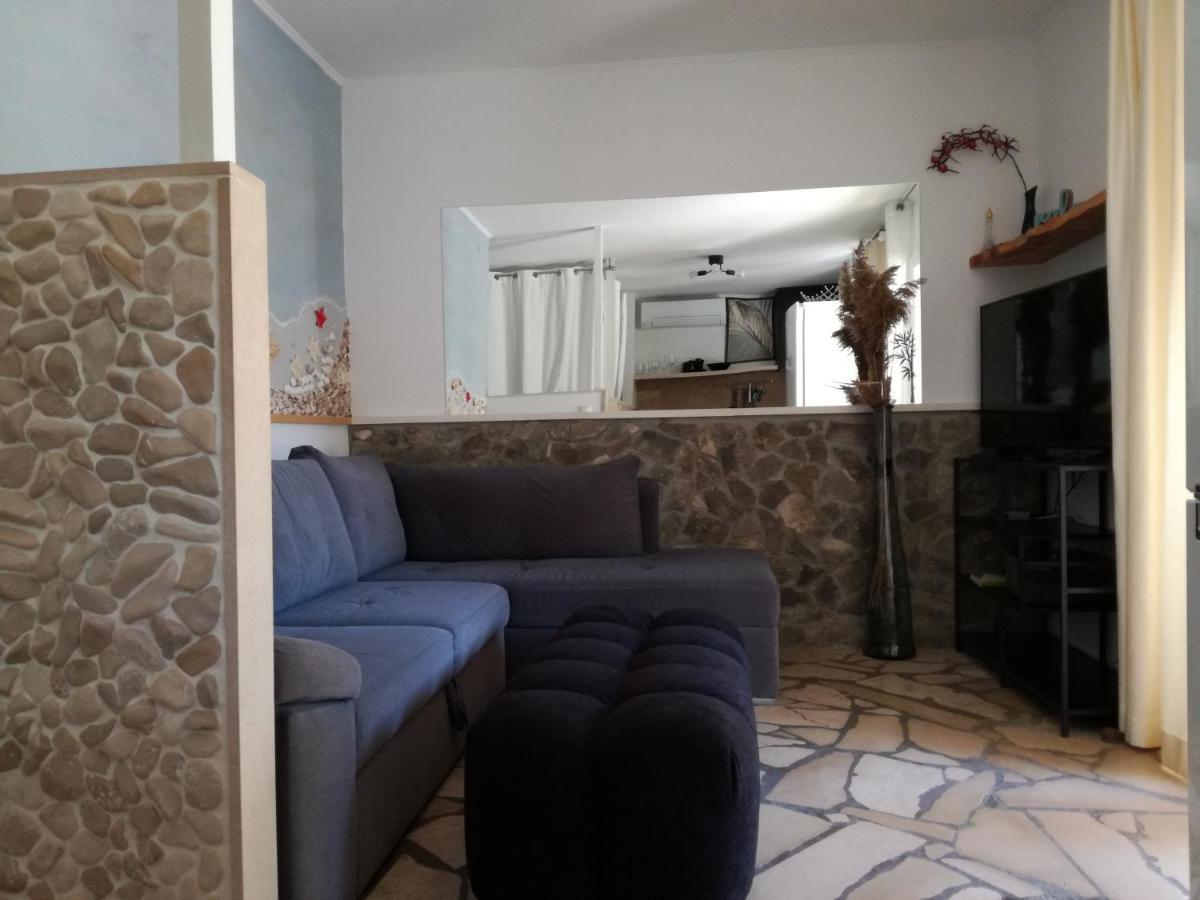 Relax Tiny Villas 40 Meters Of The Beach Zrnovo Екстериор снимка