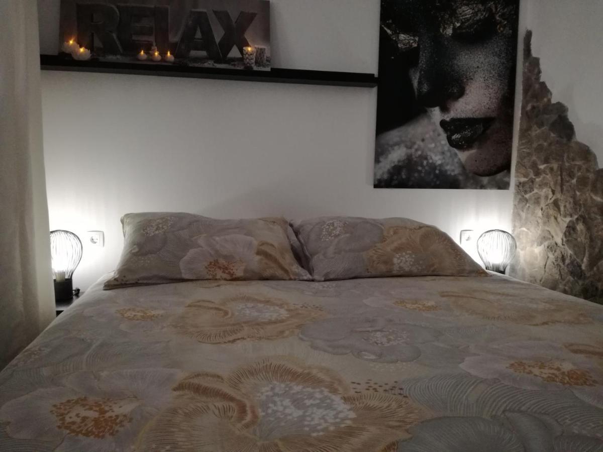 Relax Tiny Villas 40 Meters Of The Beach Zrnovo Екстериор снимка