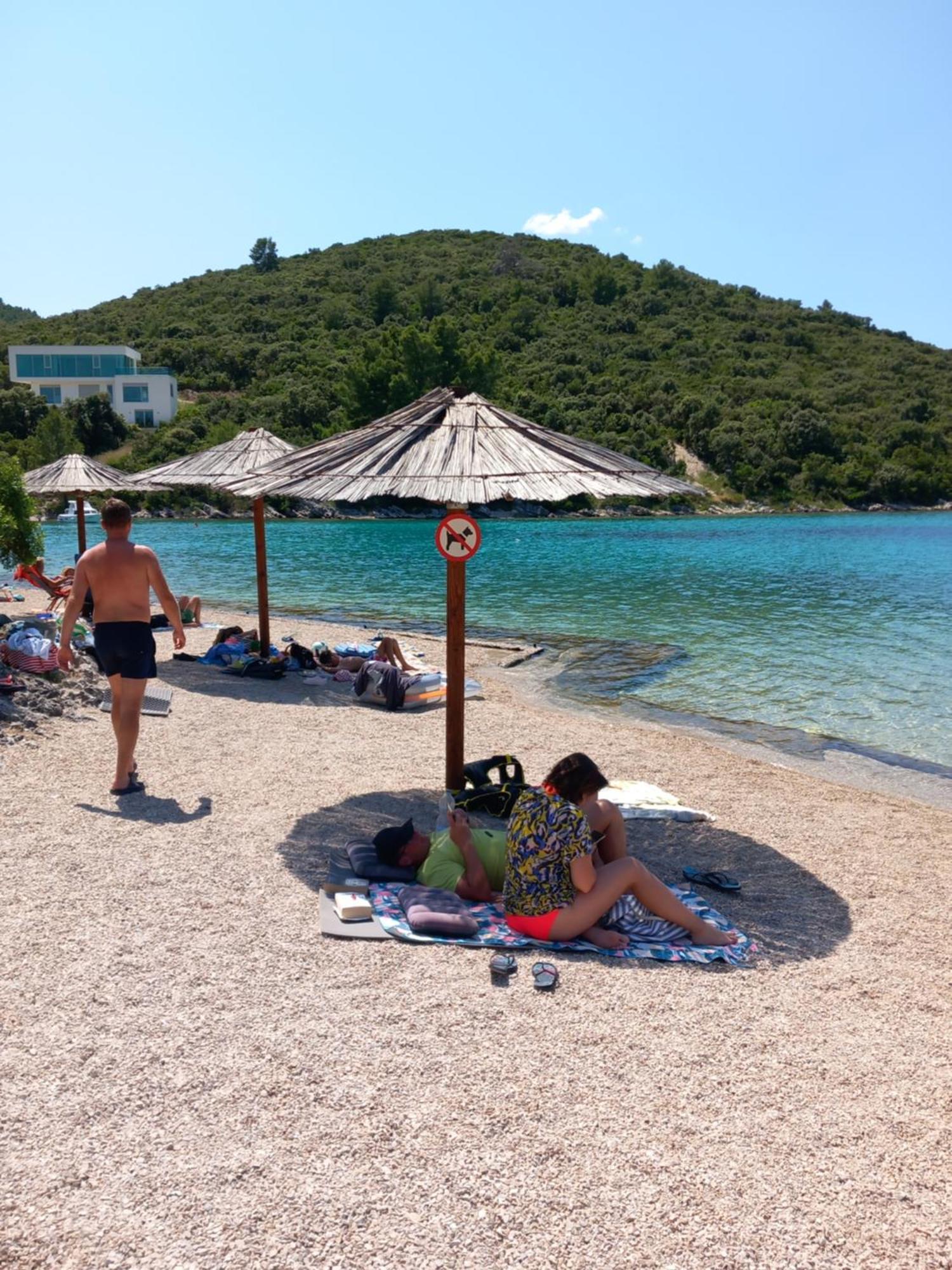 Relax Tiny Villas 40 Meters Of The Beach Zrnovo Екстериор снимка