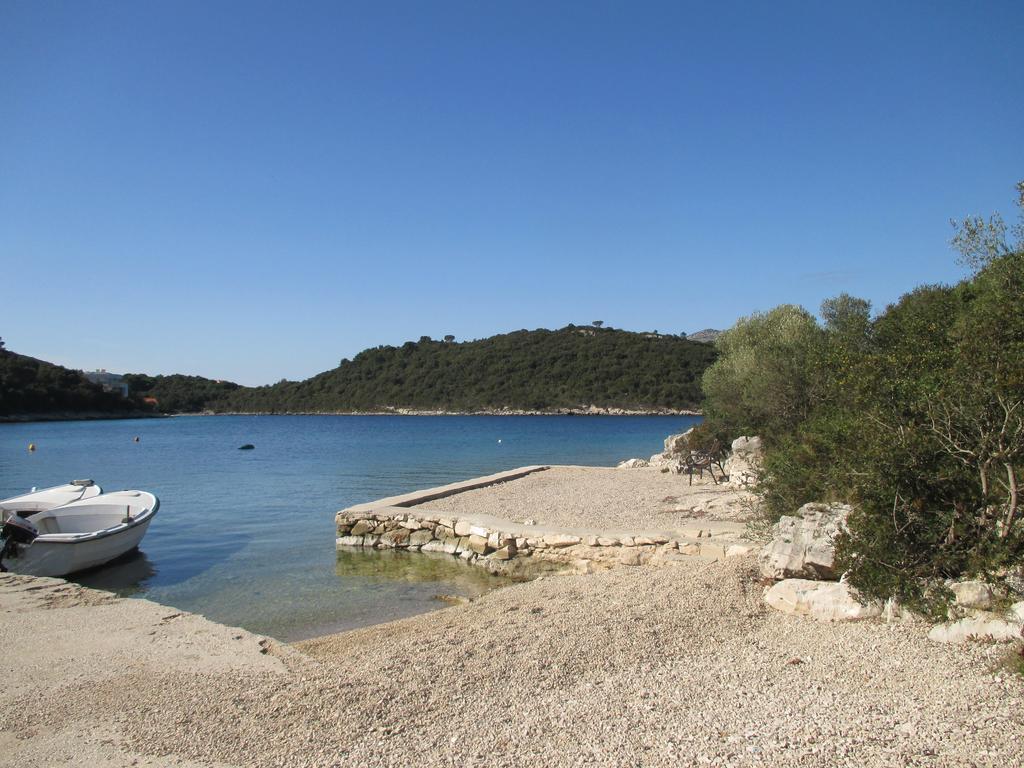 Relax Tiny Villas 40 Meters Of The Beach Zrnovo Екстериор снимка