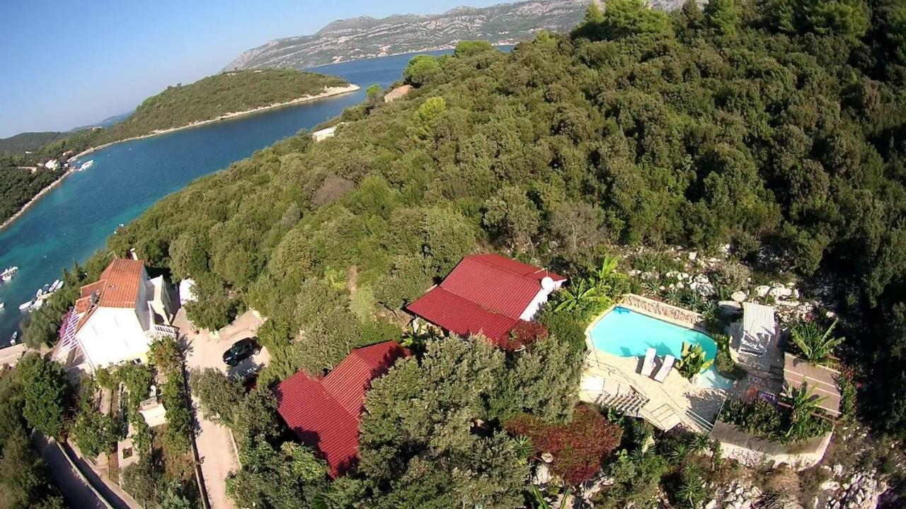 Relax Tiny Villas 40 Meters Of The Beach Zrnovo Екстериор снимка